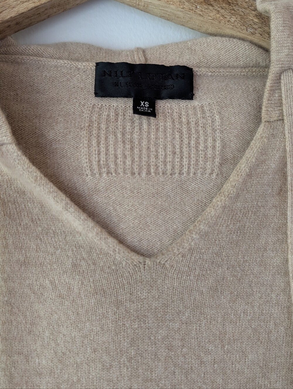 Nili Lotan 100% Cashmere Hoodie Sweater Oatmeal Beige XS SOFT Minimalist - Picture 4 of 8
